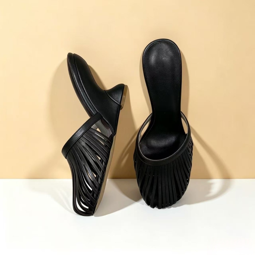 Metallic Heel Sandal - 2026년 여름 여성용 메탈릭 스트랩 컷아웃