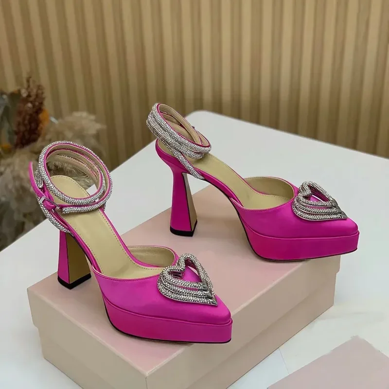 플랫폼 크리스탈 사랑 장식 샌들 섹시한 지적 발가락 얇 - Metallic Heel Sandal 리뷰 및 가격